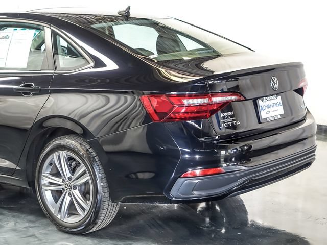 Used 2024 Volkswagen Jetta SE FWD image 10