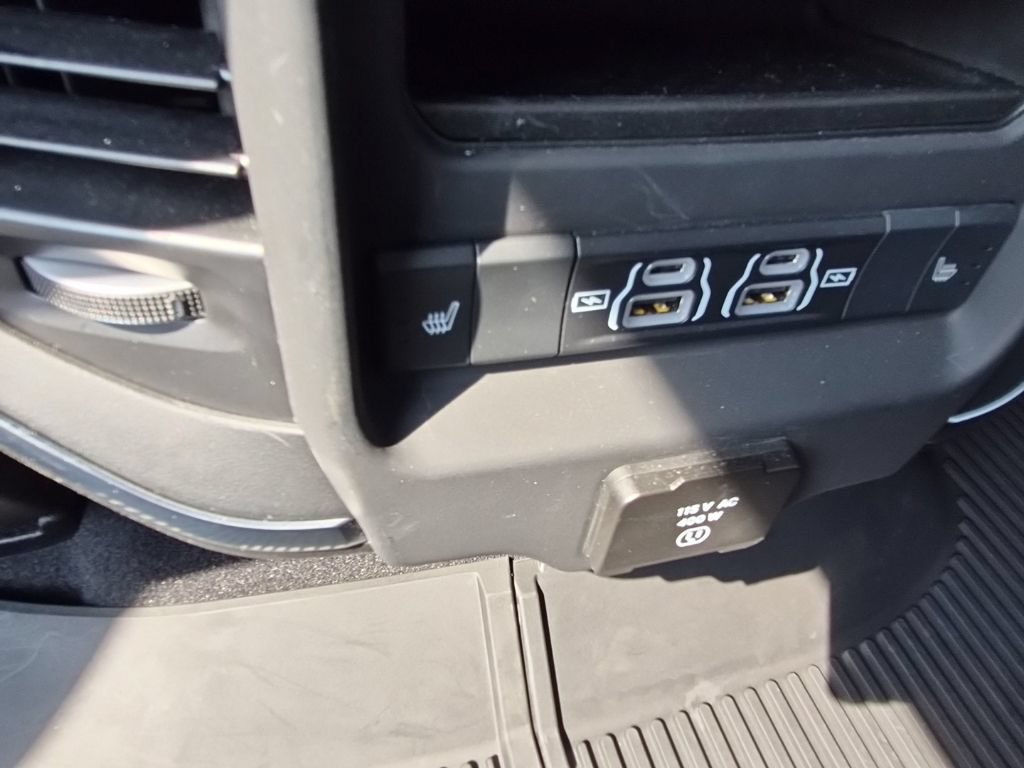 Used 2026 RAM 1500 Laramie w/ Sport Appearance Package AWD/4WD image 24