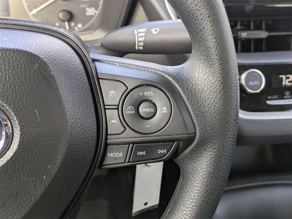 Used 2025 Toyota Corolla LE image 21