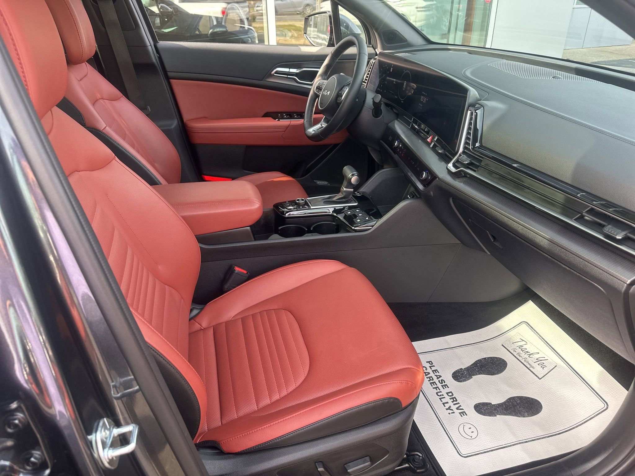 Used 2025 Kia Sportage SX image 10