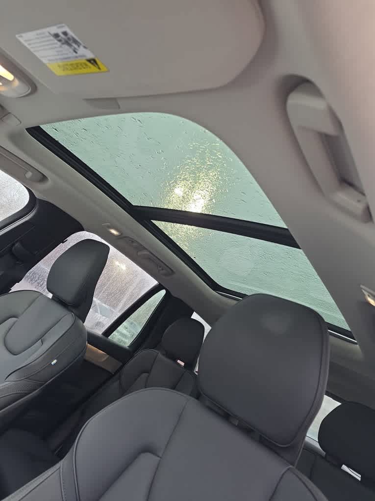 Used 2025 Volvo XC90 B6 Plus image 8