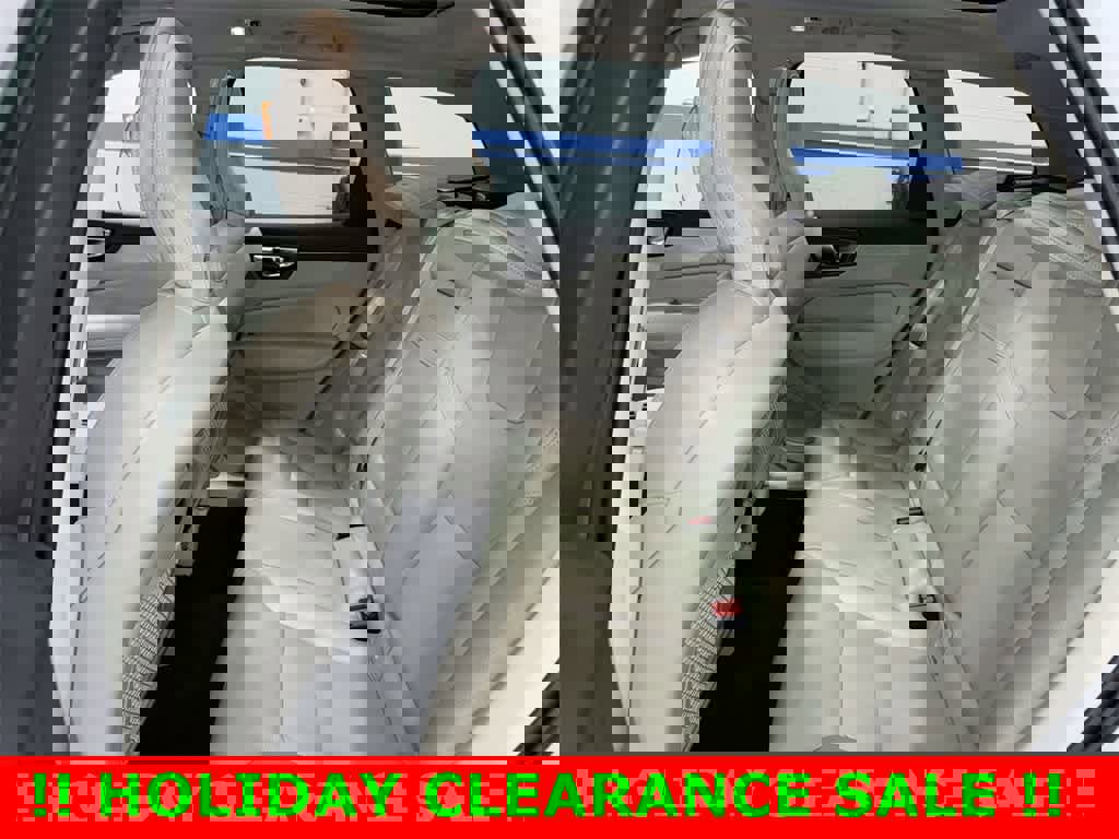 Used 2020 Volvo XC60 T5 Momentum image 16