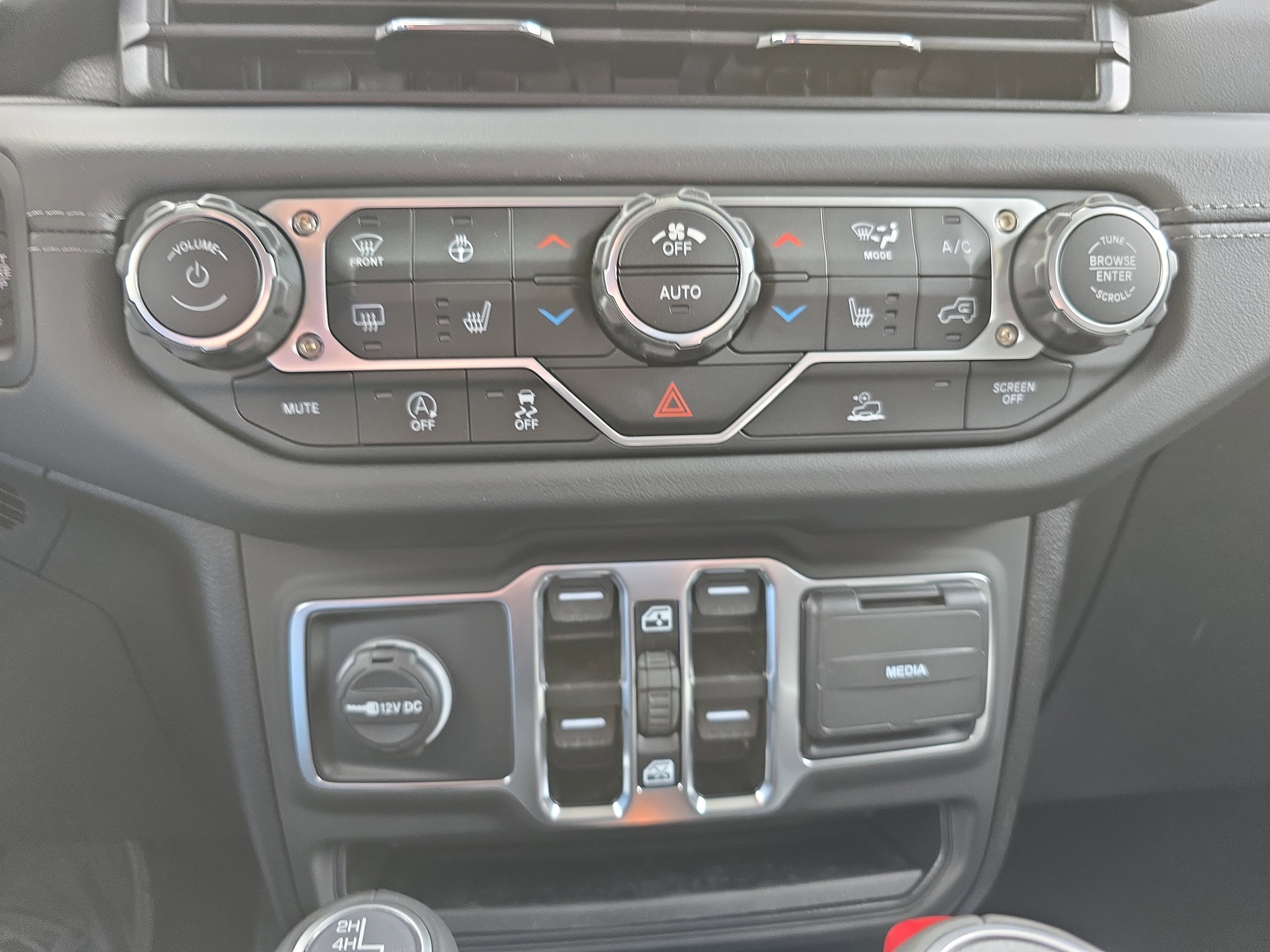 New 2025 Jeep Gladiator Sport w/ Premium Package image 26