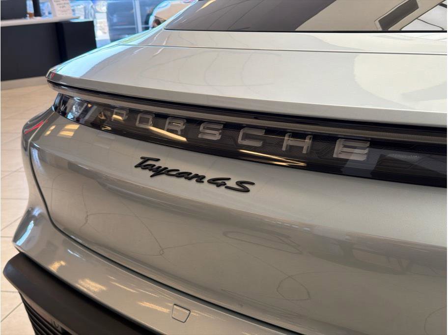 Used 2023 Porsche Taycan 4S w/ Premium Package AWD/4WD image 29