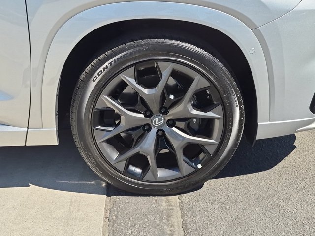 Used 2026 Lexus TX 500h AWD w/ Technology Package image 9