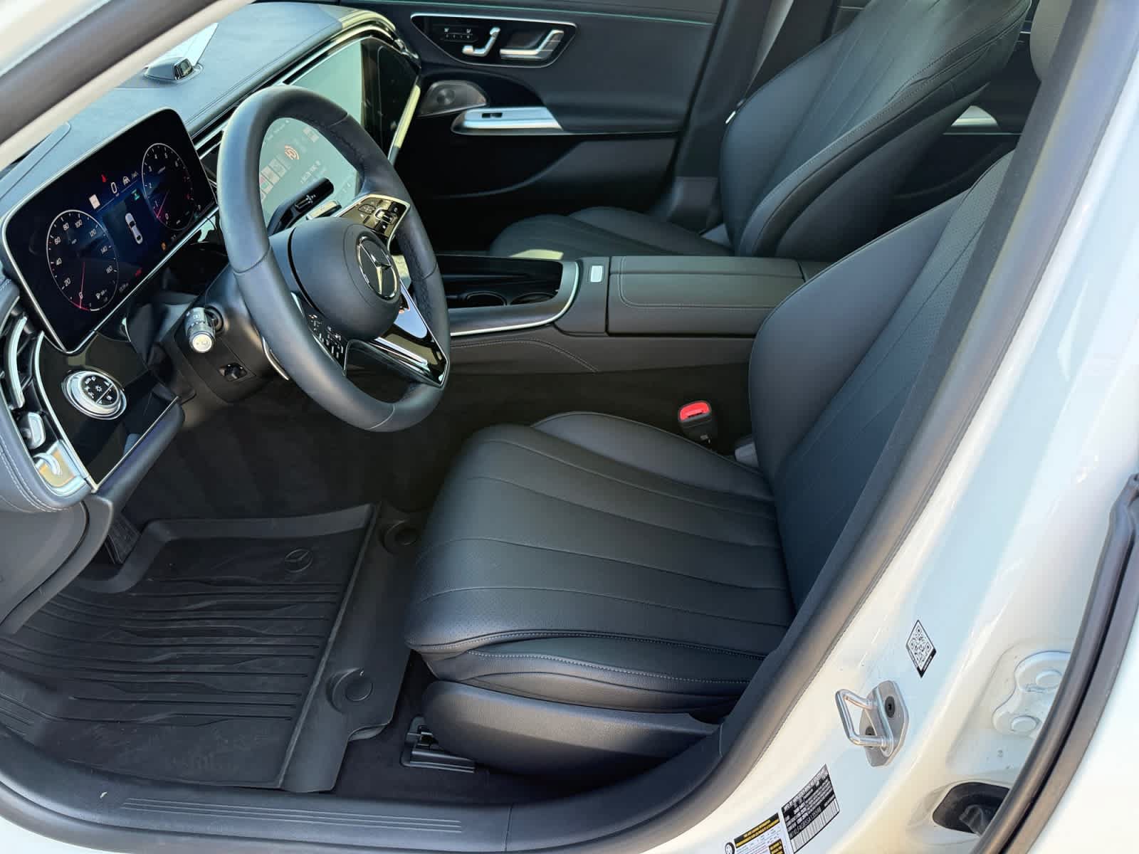 Used 2025 Mercedes-Benz E 350 Sedan image 10