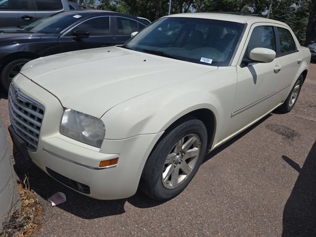 Used 2006 Chrysler 300 Touring w/ Comfort/Convenience Group RWD image 2