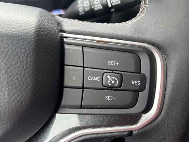 Used 2024 Jeep Wagoneer L Base image 22