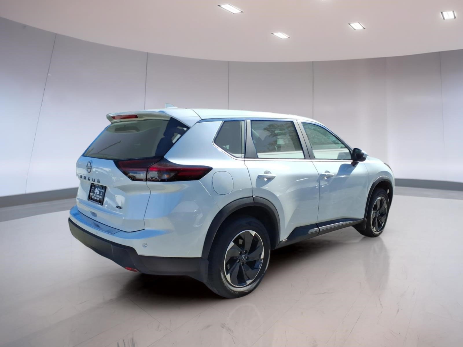 Used 2026 Nissan Rogue SV w/ Cold Weather Package AWD/4WD image 4