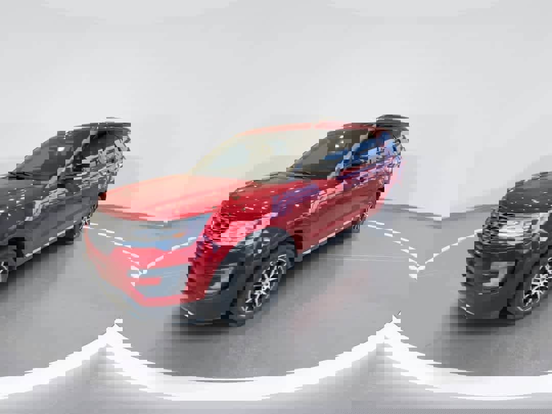 Used 2016 Ford Explorer XLT w/ Equipment Group 202A image 4