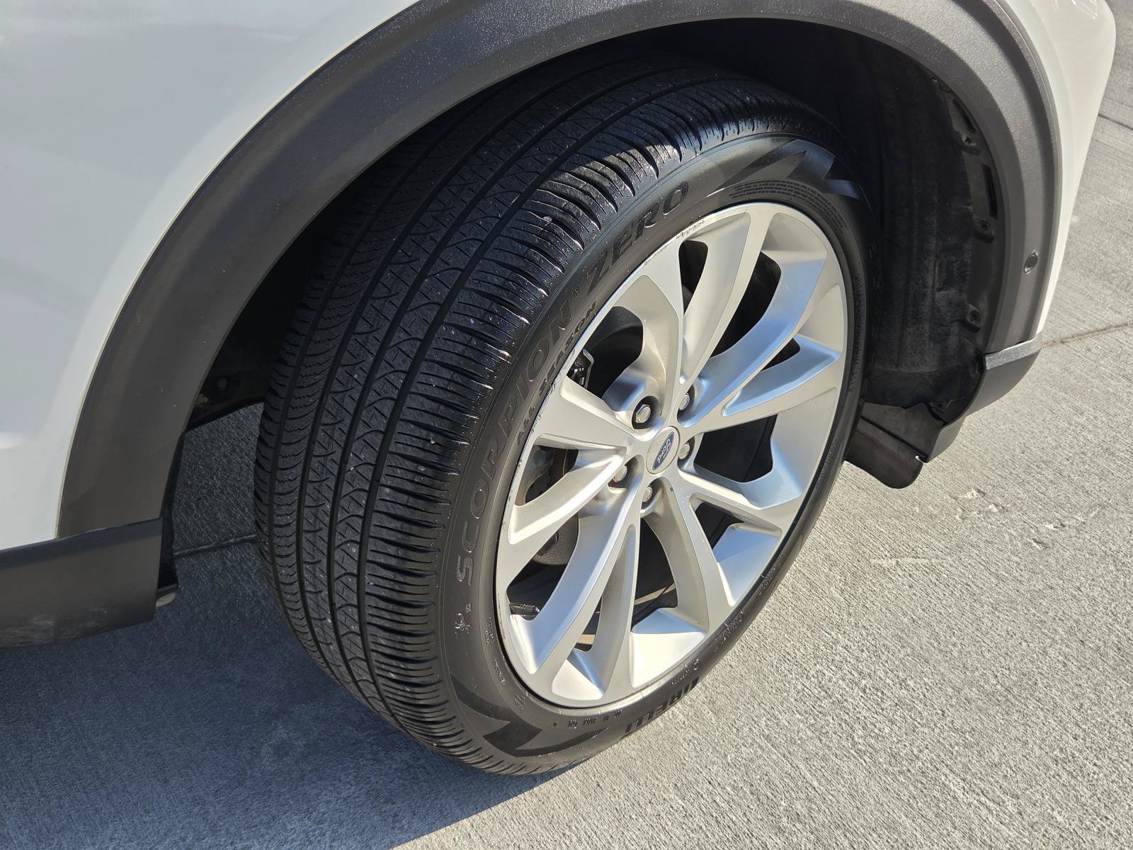 Used 2021 Ford Explorer Platinum w/ Equipment Group 601A AWD/4WD image 7