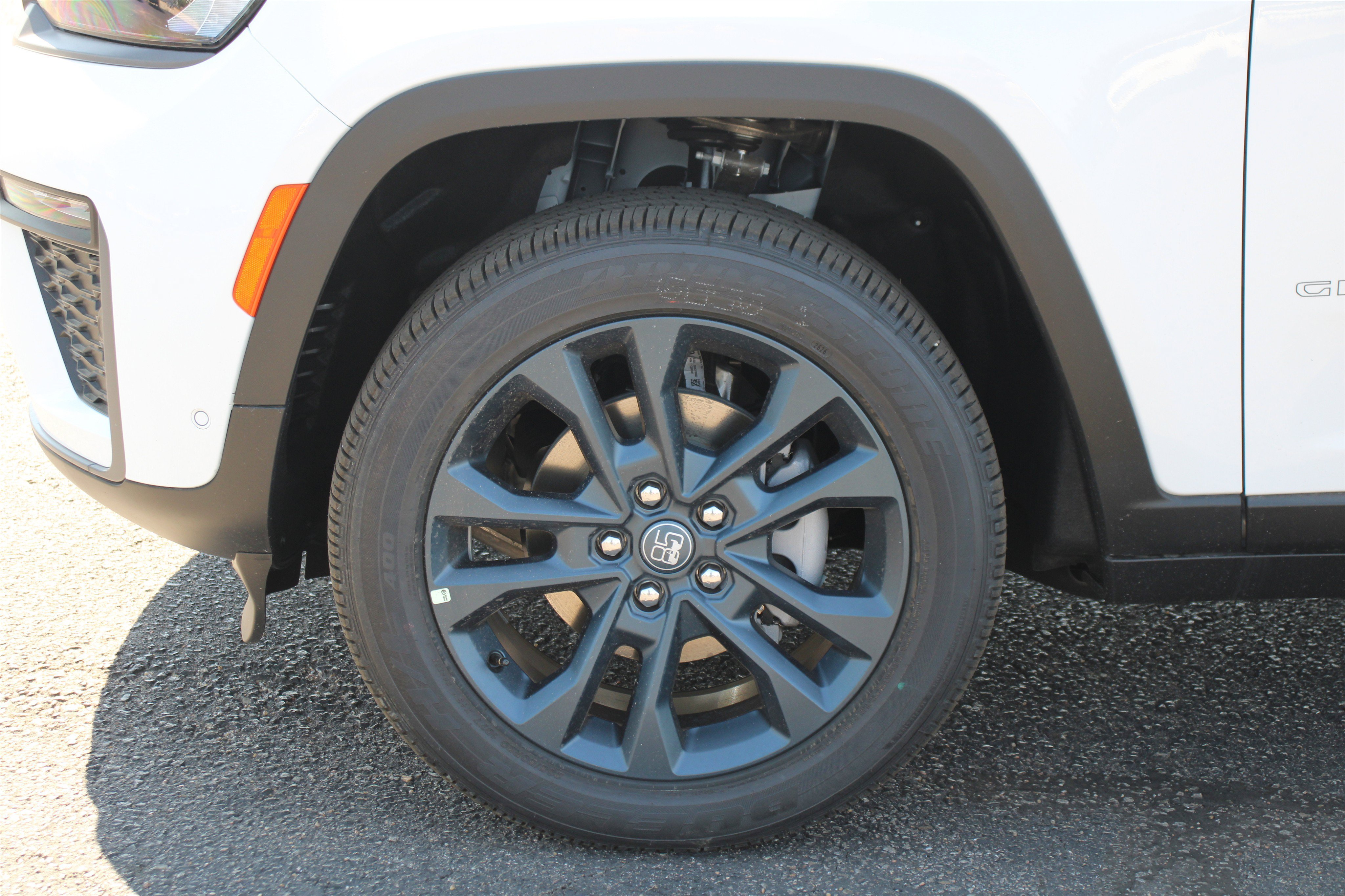 New 2026 Jeep Grand Cherokee Limited AWD/4WD image 40