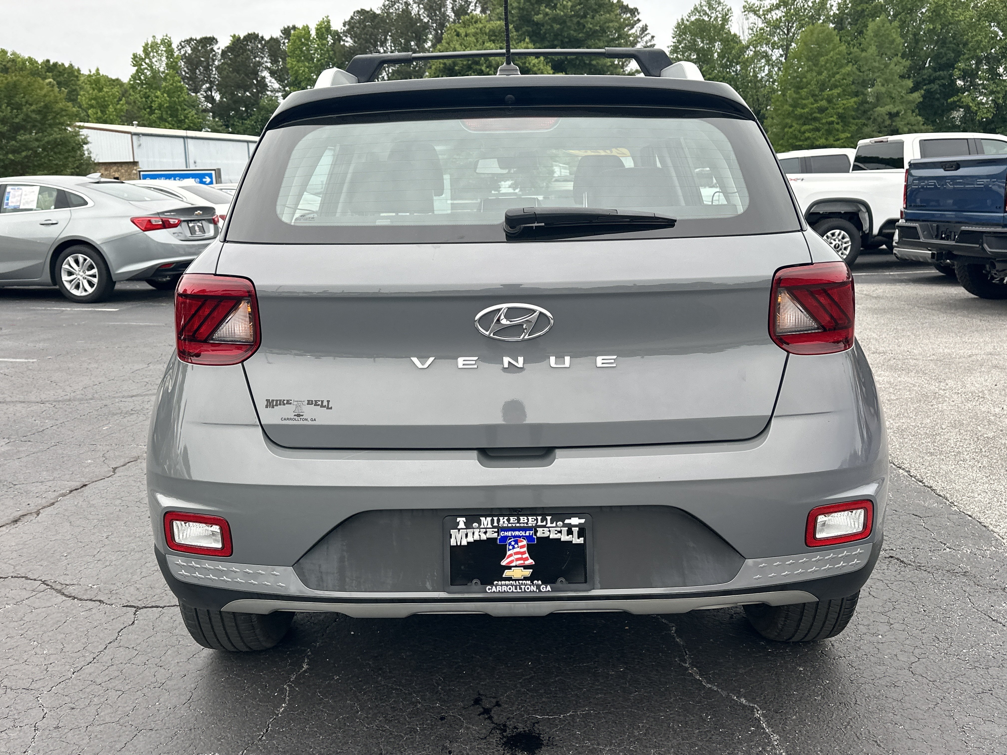Used 2023 Hyundai Venue Limited FWD image 7