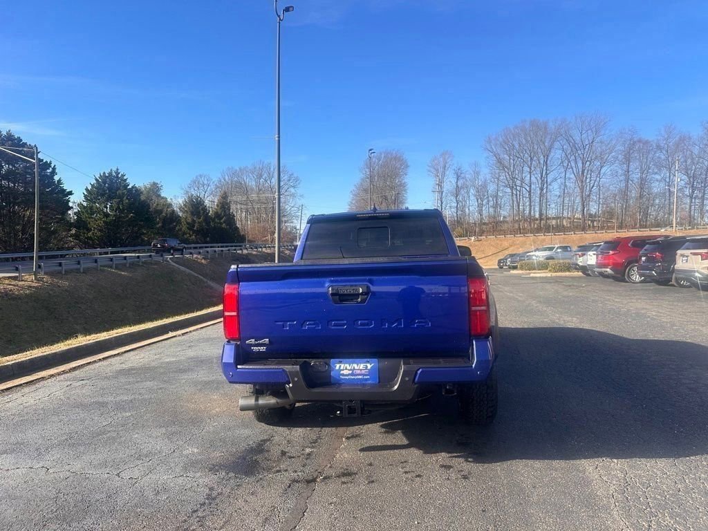 Used 2025 Toyota Tacoma 4x4 Double Cab image 5