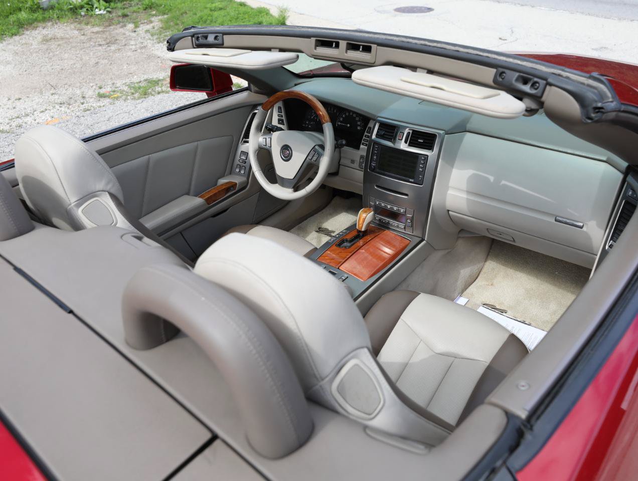 Used 2005 Cadillac XLR RWD image 15