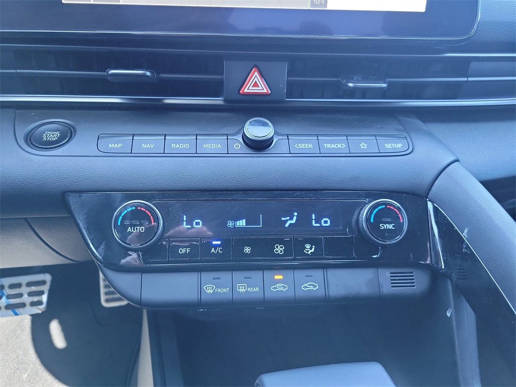New 2025 Hyundai Elantra SEL image 24
