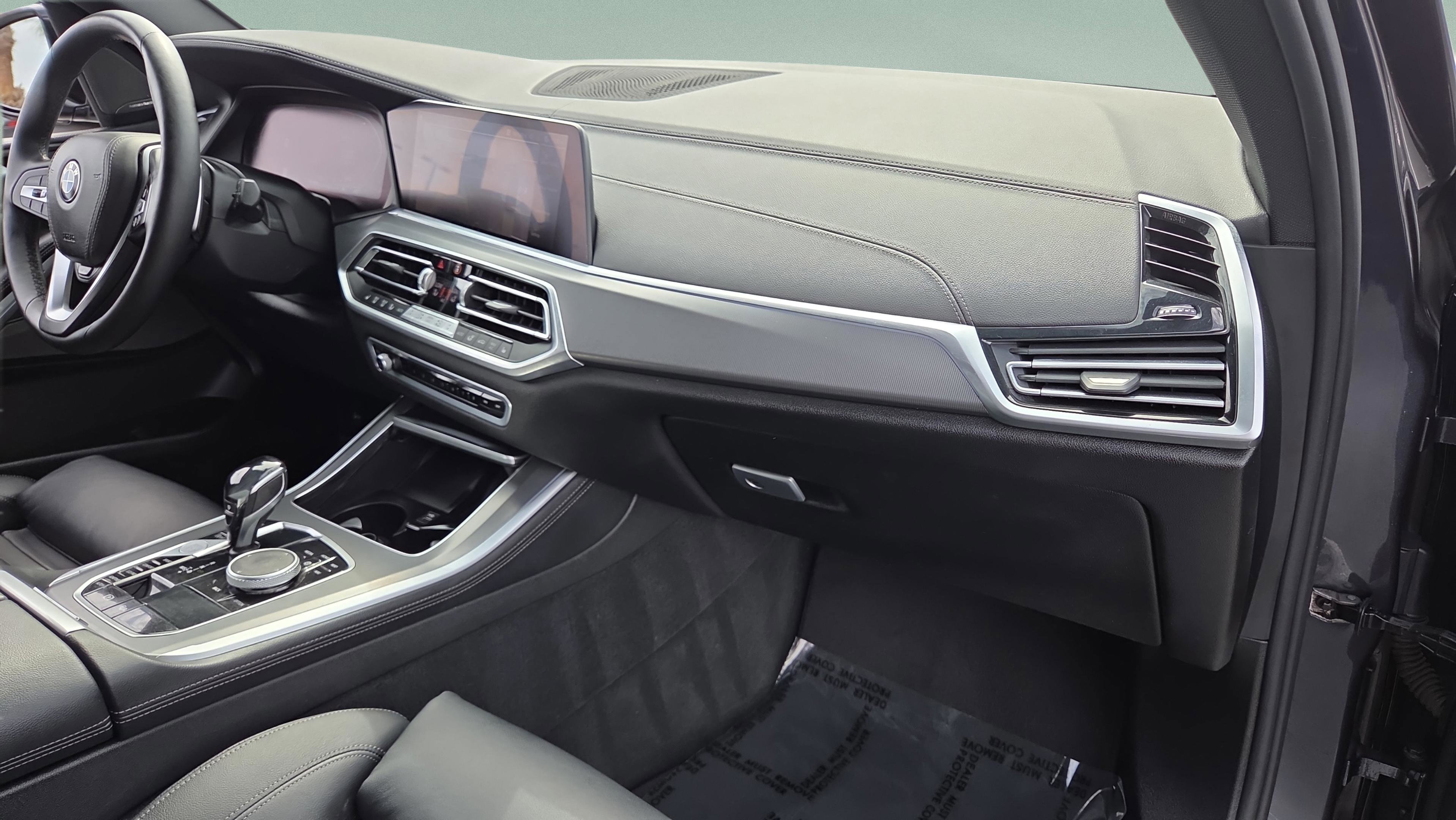 Used 2019 BMW X5 xDrive50i w/ Parking Assistance Package image 18