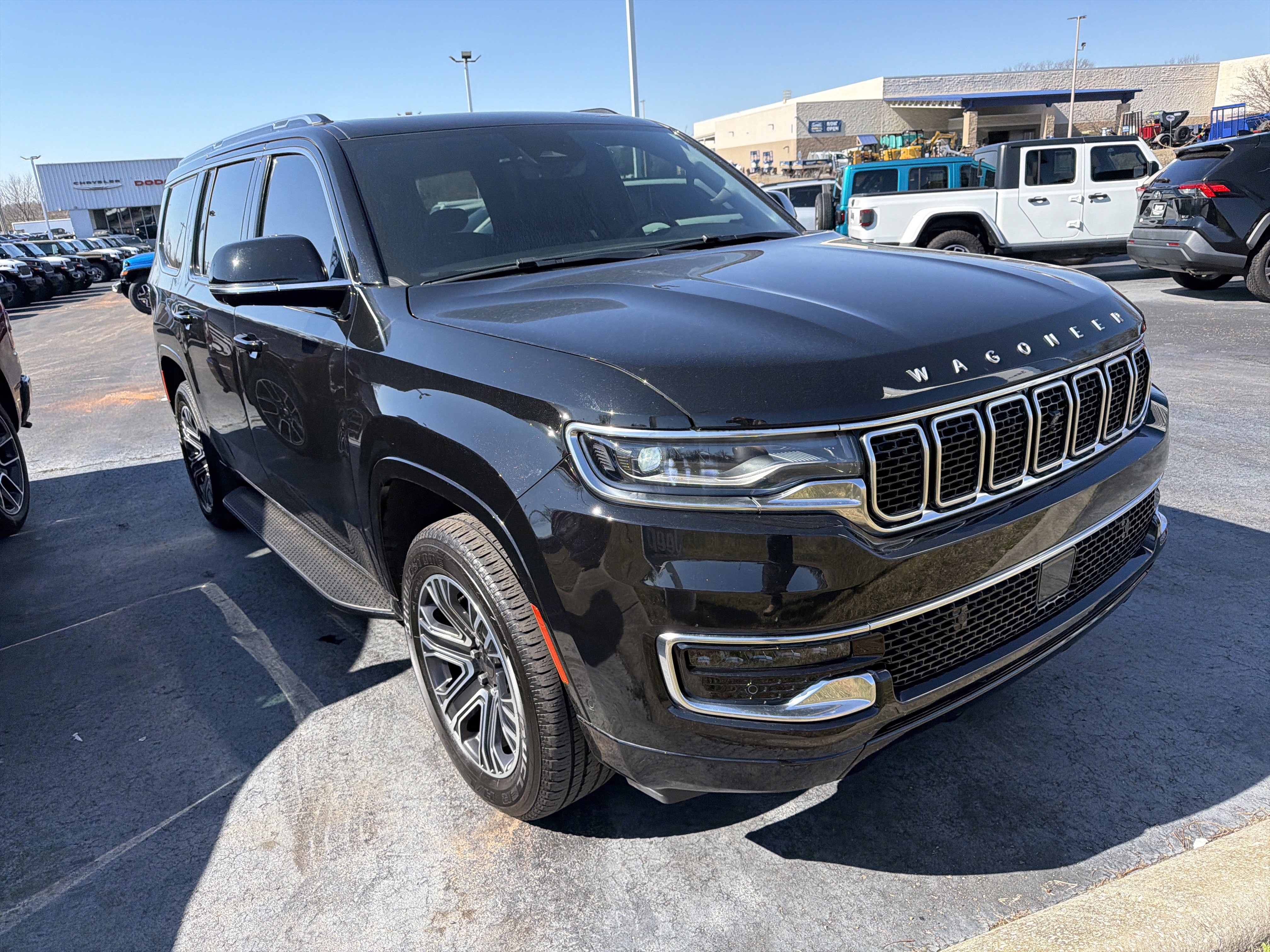 Used 2024 Jeep Wagoneer 4WD w/ Premium Group I image 3