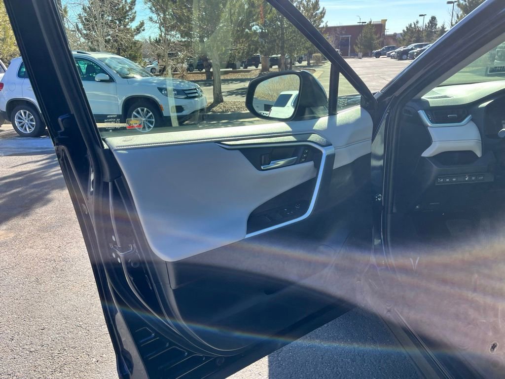 Used 2025 Toyota RAV4 Limited image 14