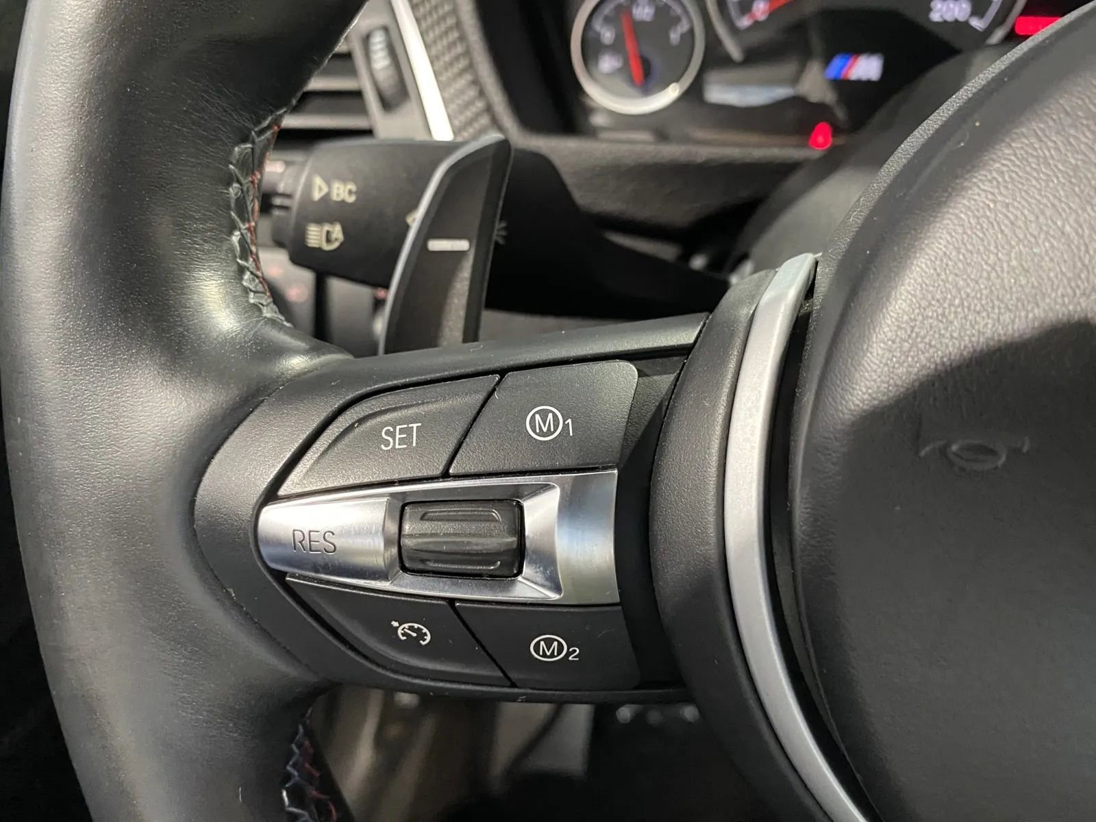 Used 2016 BMW M4 Convertible image 21