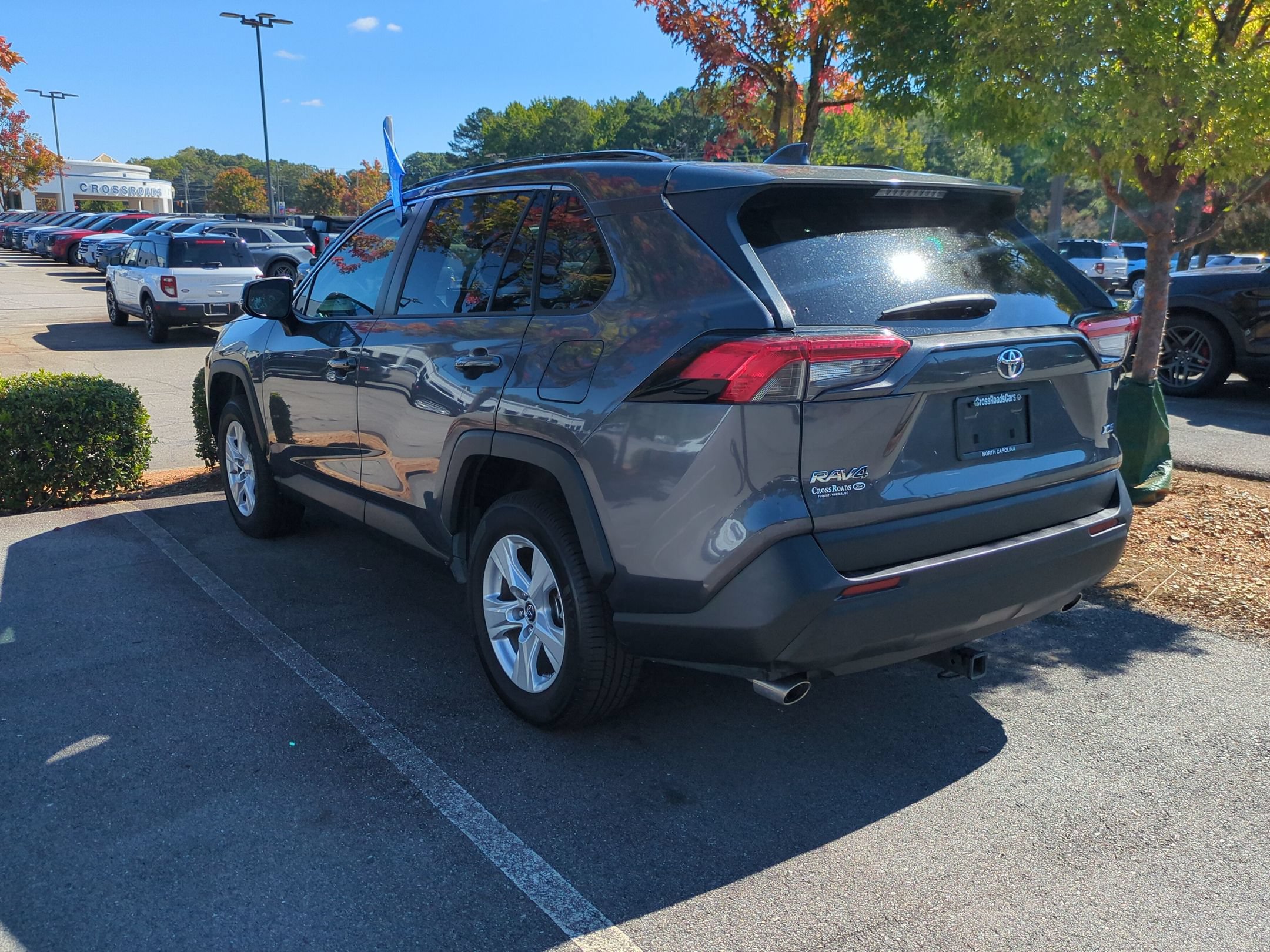 Used 2019 Toyota RAV4 XLE FWD image 5