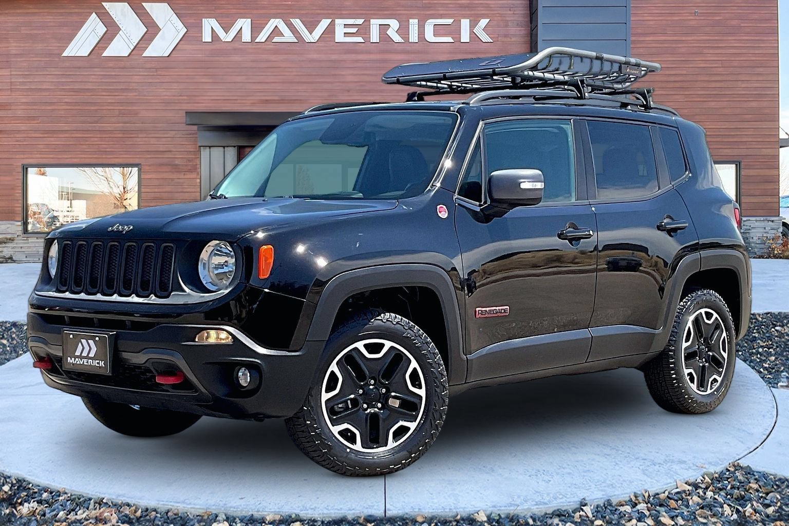 Used 2016 Jeep Renegade Trailhawk w/ Premium Trailhawk Package AWD/4WD image 3