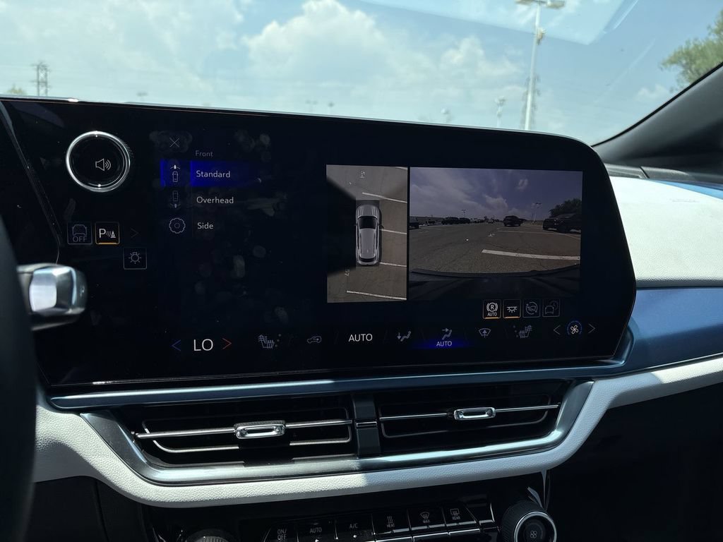 New 2026 Chevrolet Equinox EV LT AWD/4WD image 16