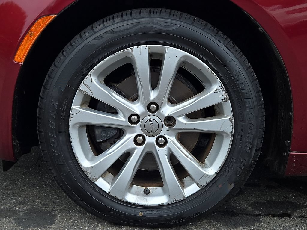 Used 2015 Chrysler 200 Limited FWD image 9