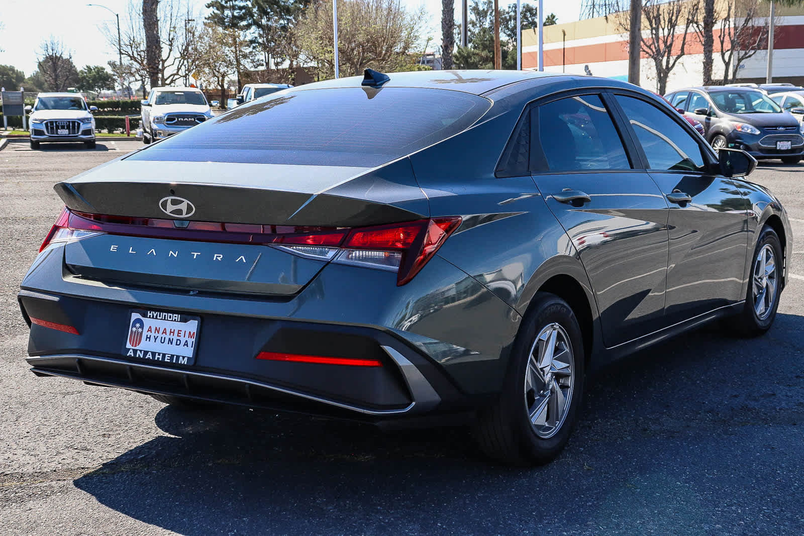Used 2025 Hyundai Elantra SE image 6