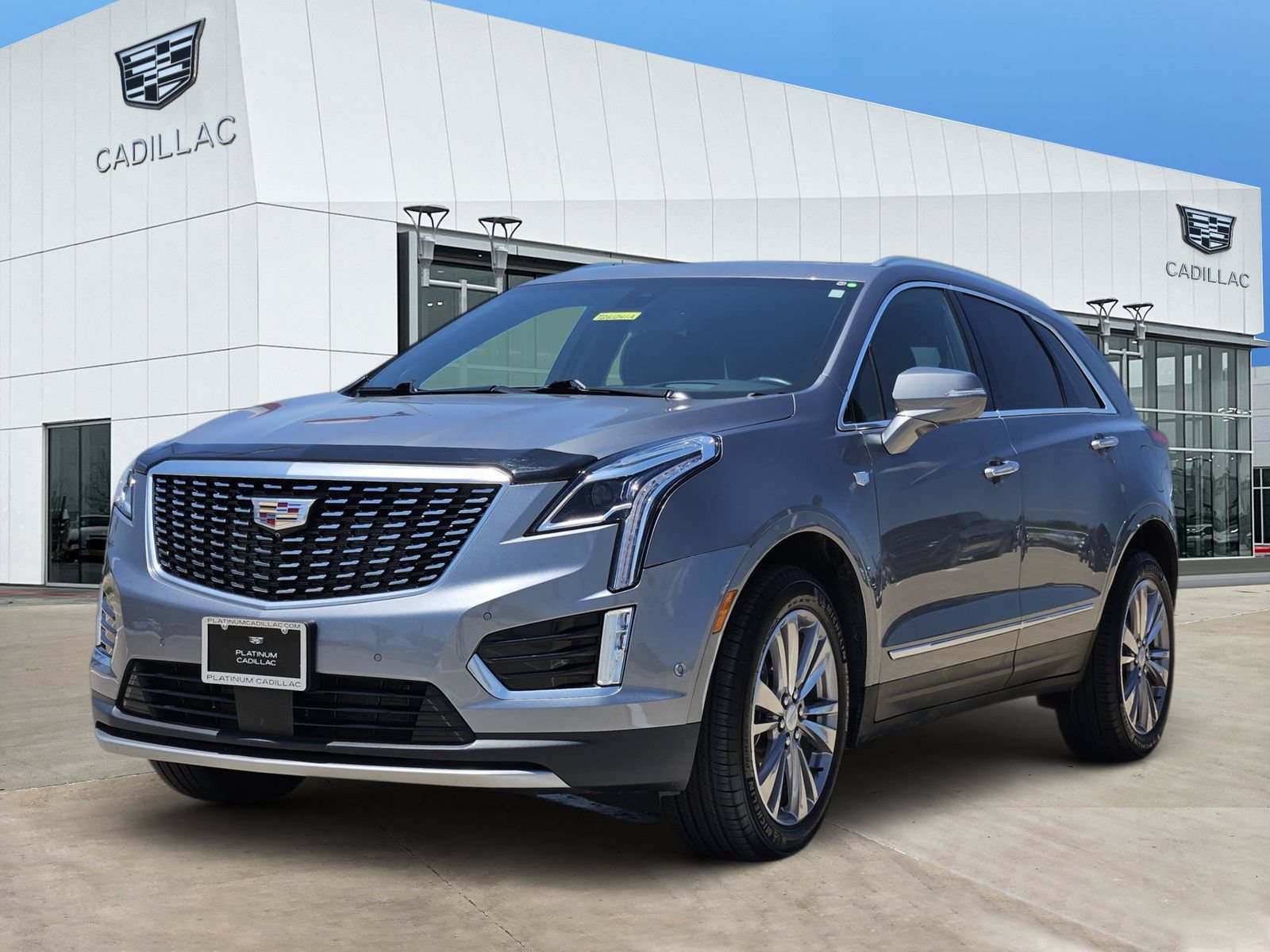 Certified 2022 Cadillac XT5 Premium Luxury w/ Technology Package FWD image 2