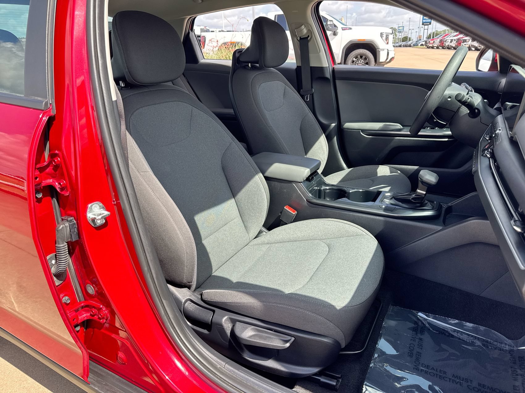 Used 2025 Kia K4 FWD image 23