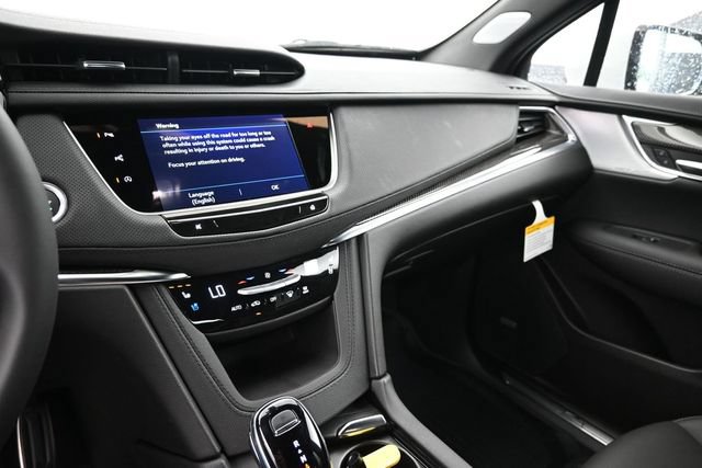 New 2026 Cadillac XT5 Sportv w/ LPO, Floor Liner Package AWD/4WD image 15