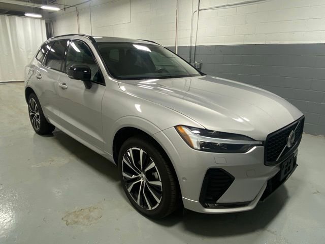 Certified 2025 Volvo XC60 B5 Plus image 4