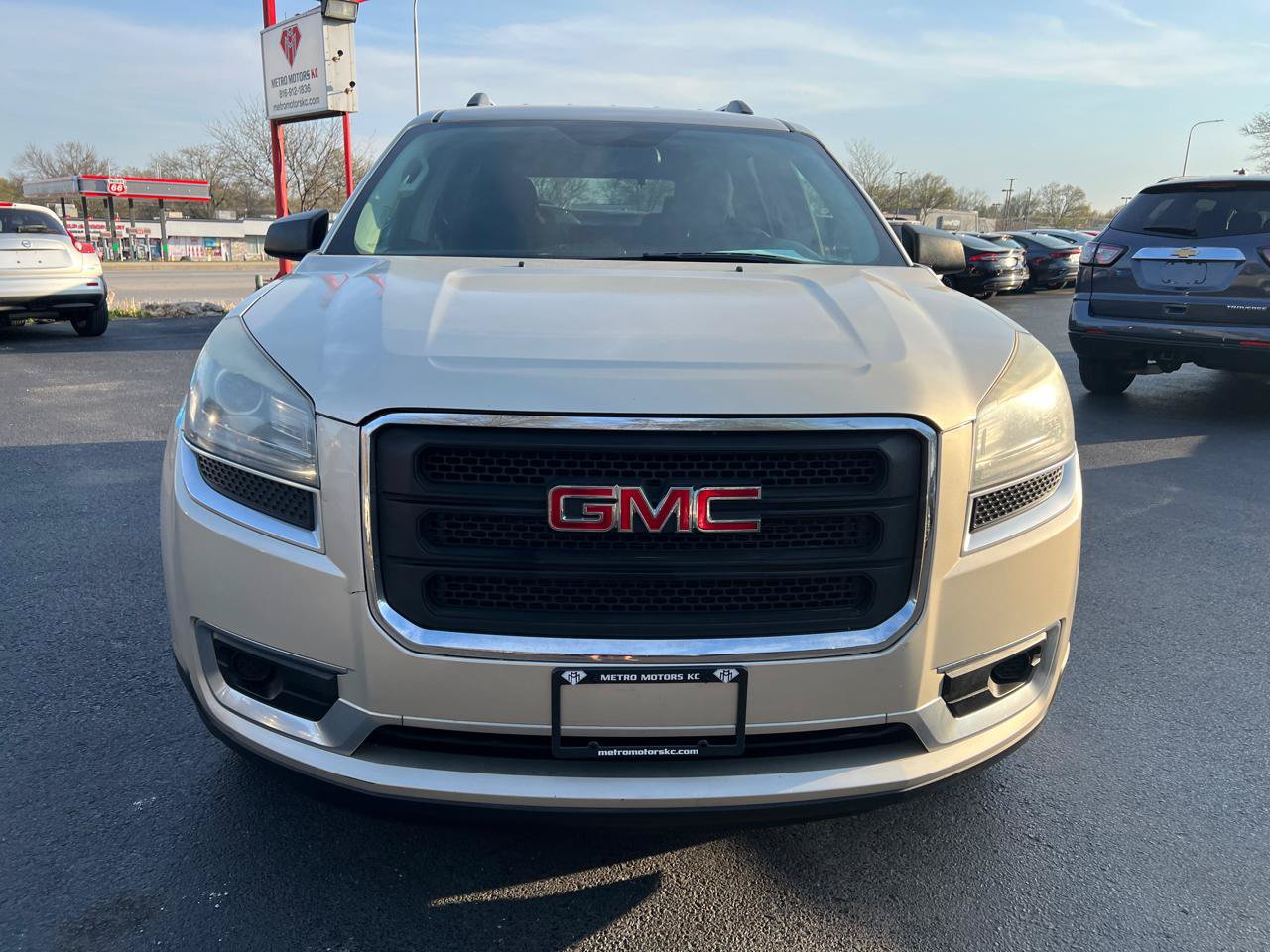Used 2016 GMC Acadia SLE FWD image 8