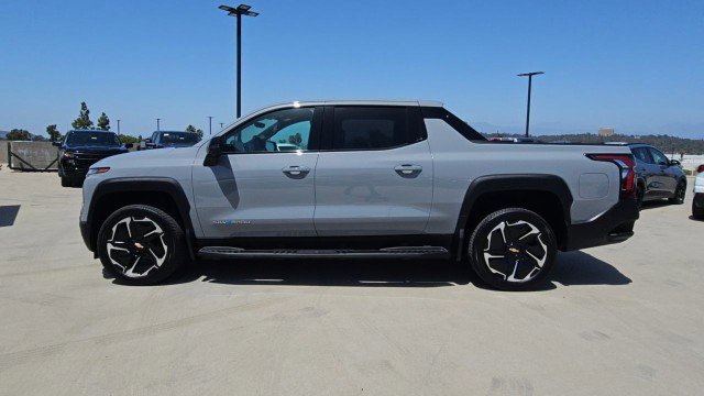 Used 2025 Chevrolet Silverado EV LT w/ LT Premium Package AWD/4WD image 5