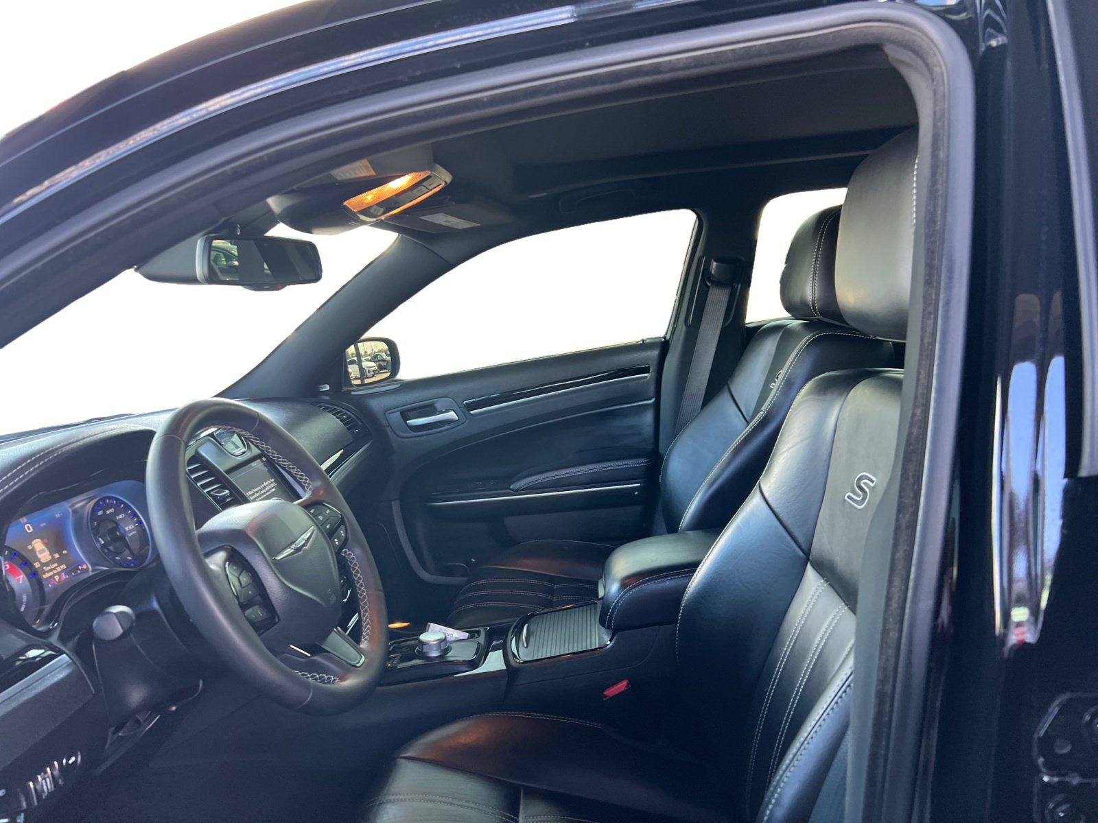 Used 2022 Chrysler 300 S w/ Safetytec Plus Group image 10