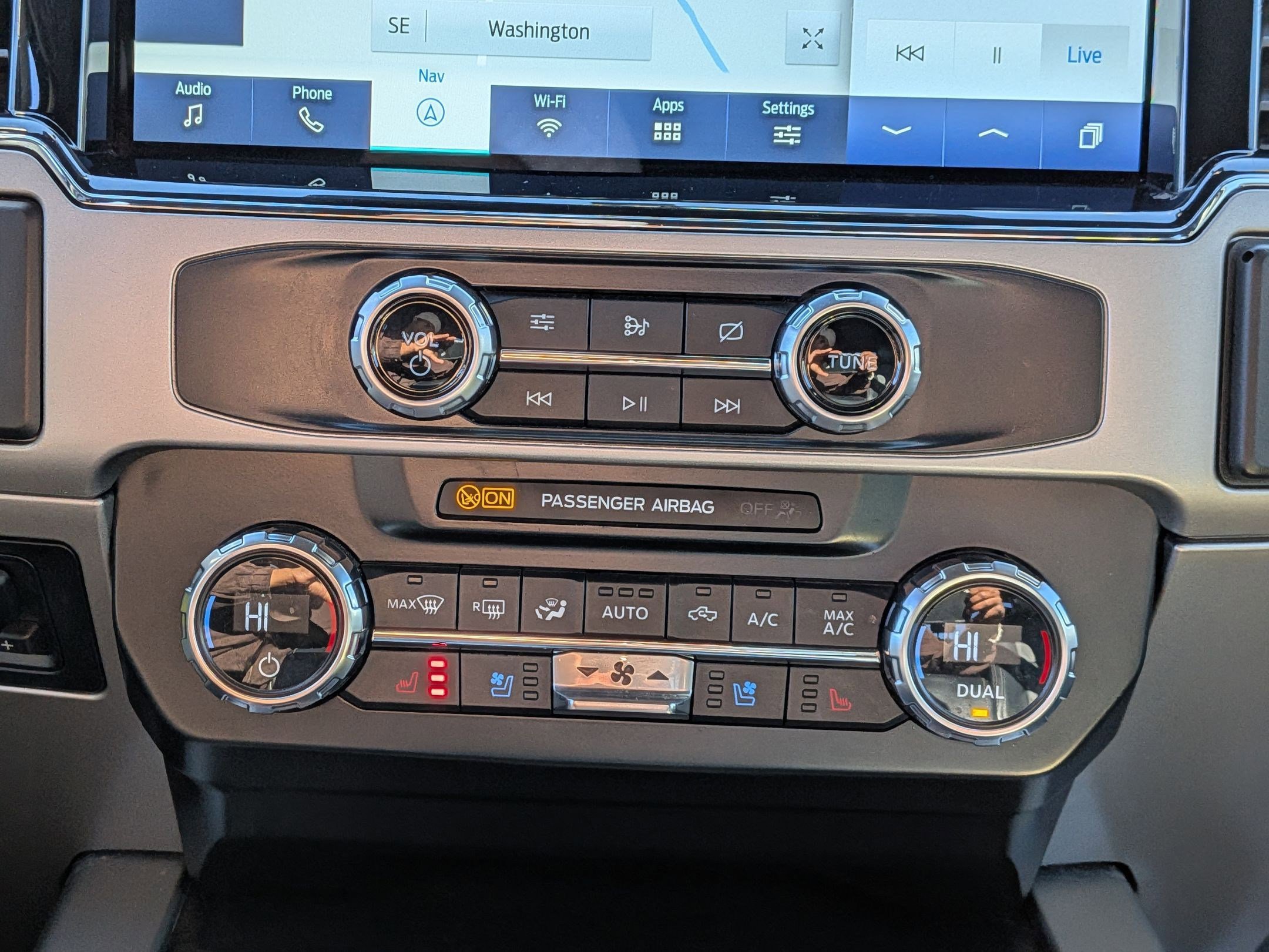 Used 2022 Ford F350 Lariat w/ Chrome Package image 22