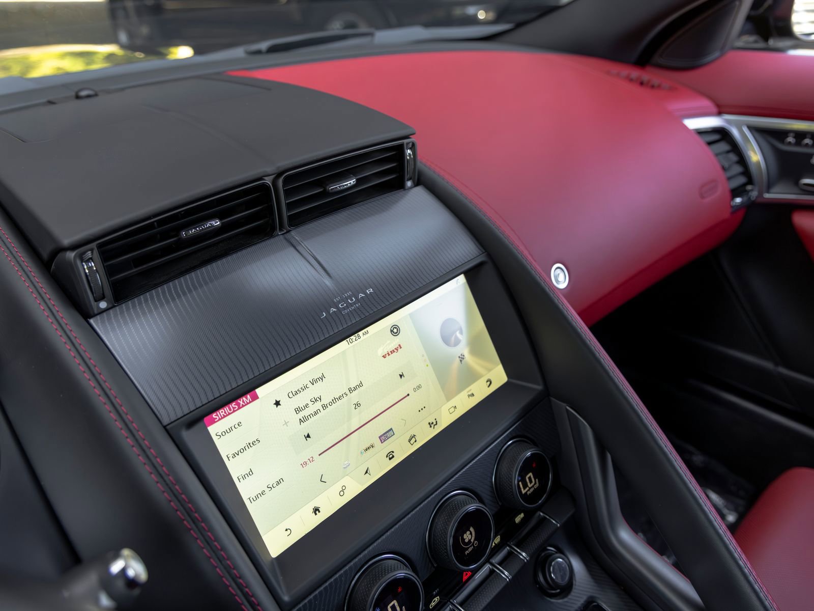 Used 2024 Jaguar F-TYPE R-Dynamic RWD image 38