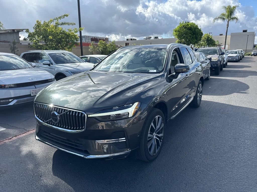 Used 2022 Volvo XC60 T8 Inscription Expression w/ Advanced Package image 1