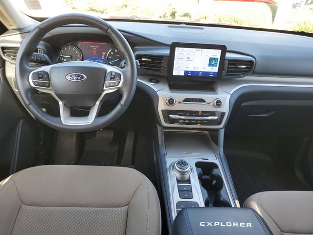 Used 2023 Ford Explorer XLT RWD image 8