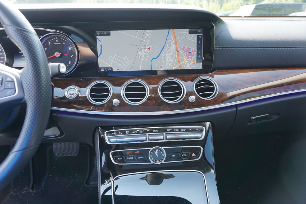 Used 2017 Mercedes-Benz E 300 4MATIC image 17