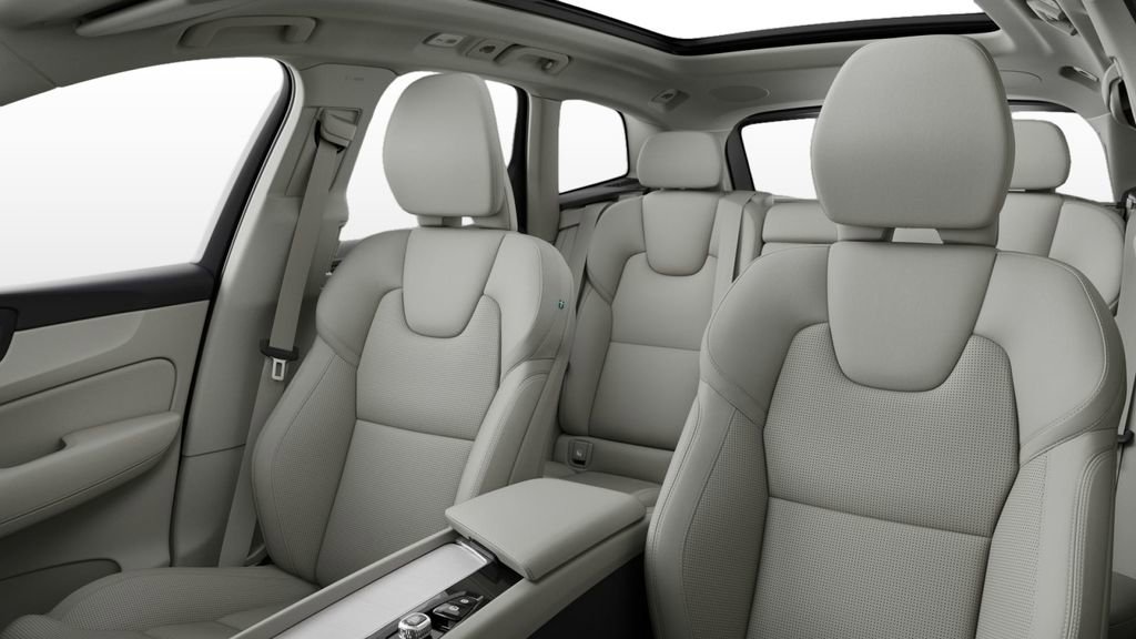 New 2026 Volvo XC60 T8 Ultra w/ Protection Package Premier image 6