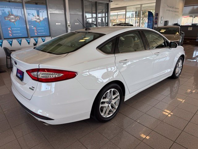 Used 2014 Ford Fusion SE FWD image 3