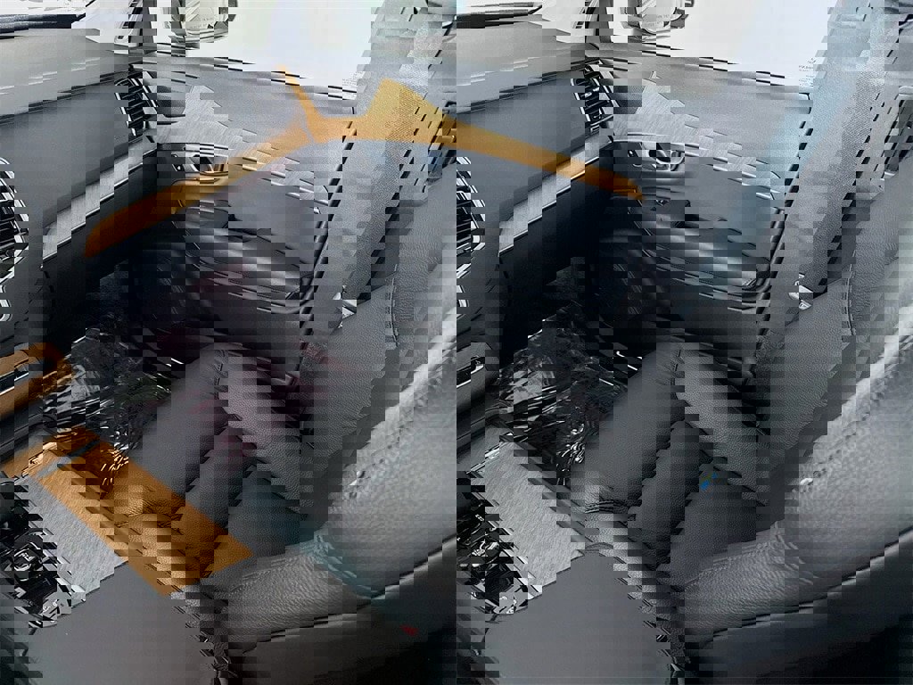 Certified 2024 Volvo XC90 T8 Plus image 25