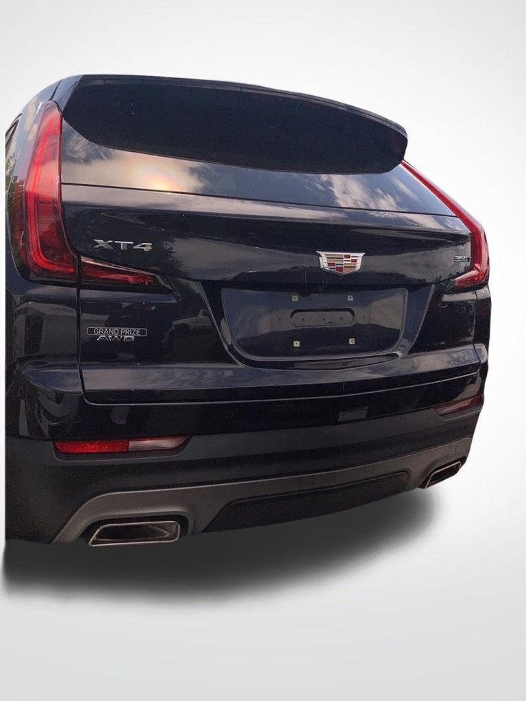 Used 2023 Cadillac XT4 Premium Luxury w/ Cold Weather Package AWD/4WD image 5