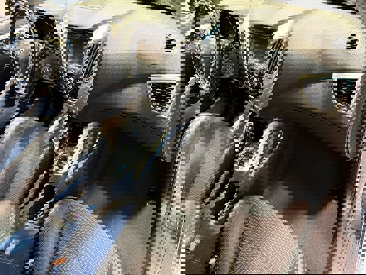 Used 2016 Hyundai Veloster w/ Option Group 02 image 27