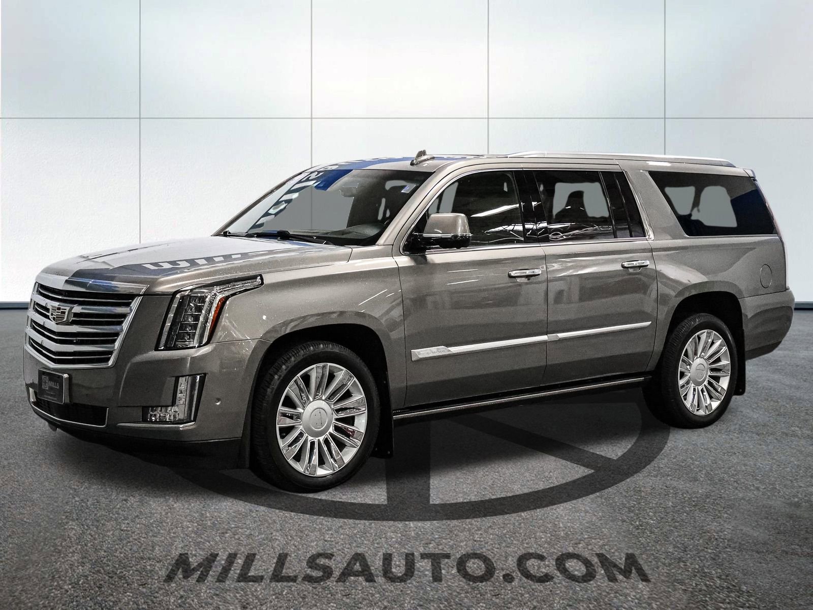 Used 2019 Cadillac Escalade ESV Platinum image 2
