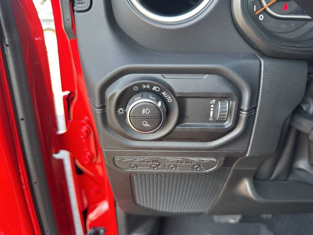 New 2025 Jeep Gladiator High Tide image 29