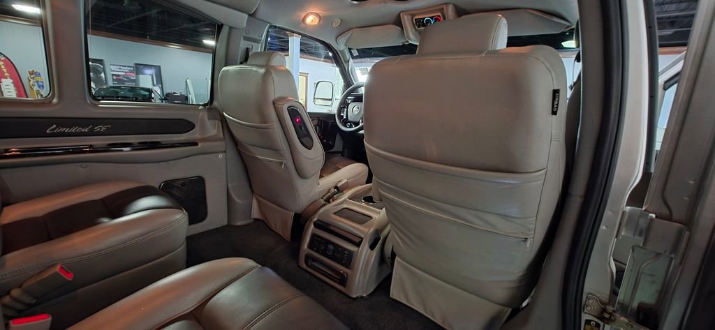Used 2019 GMC Savana 2500 Extended w/ Enhanced Convenience Package image 24