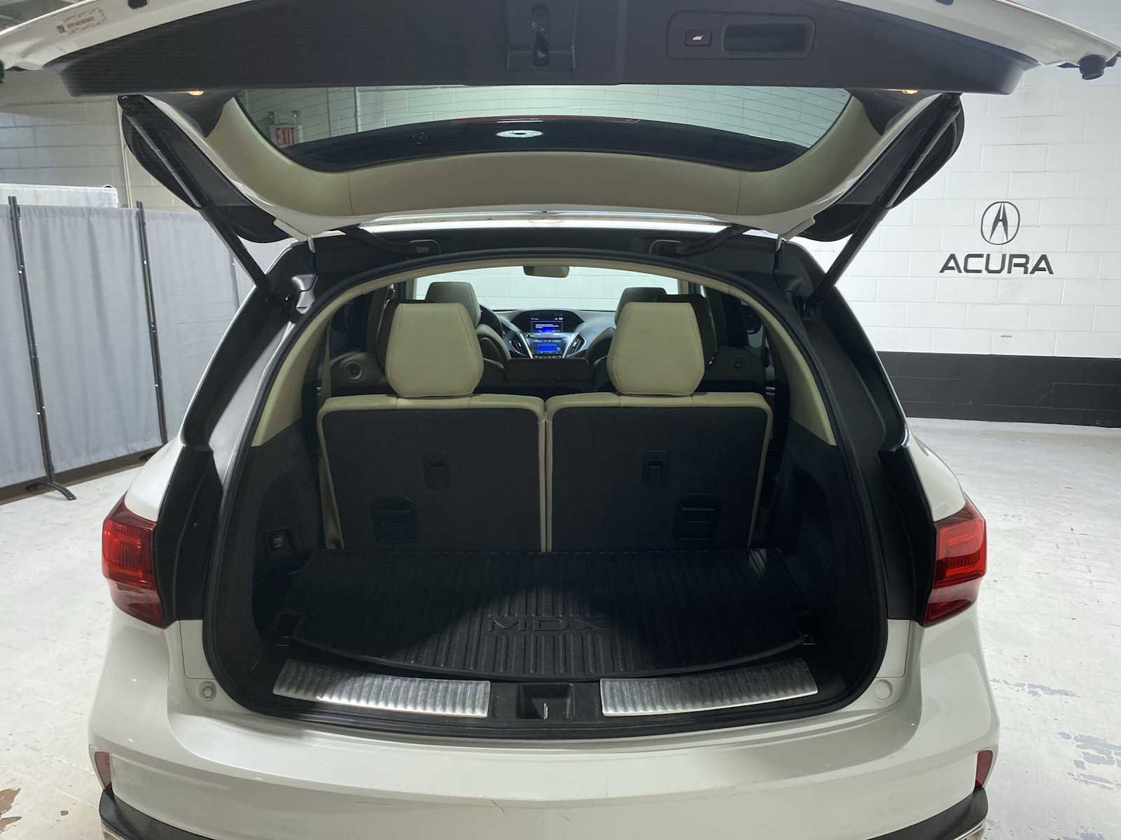 Used 2017 Acura MDX SH-AWD image 19